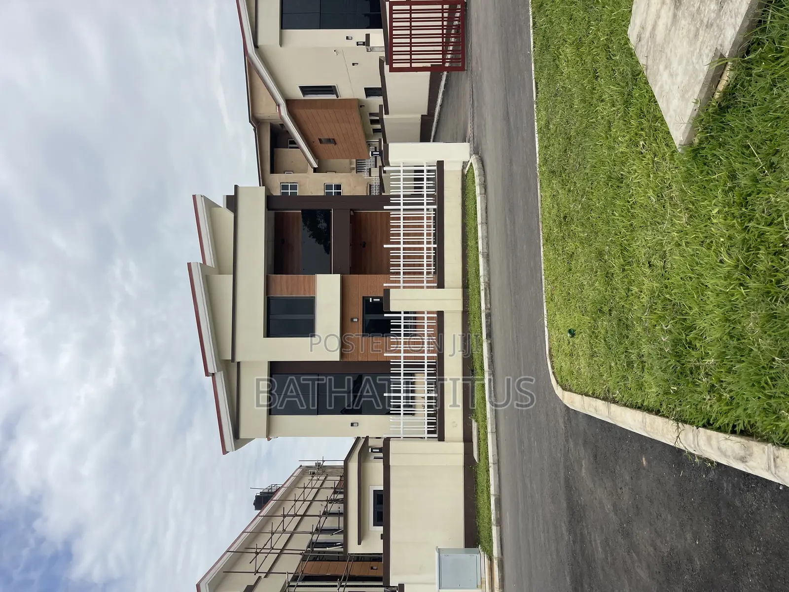 4bdrm Duplex in Life Camp for sale in Life Camp