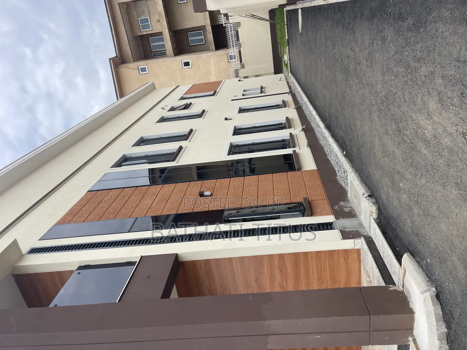 4bdrm Duplex in Life Camp for sale in Life Camp