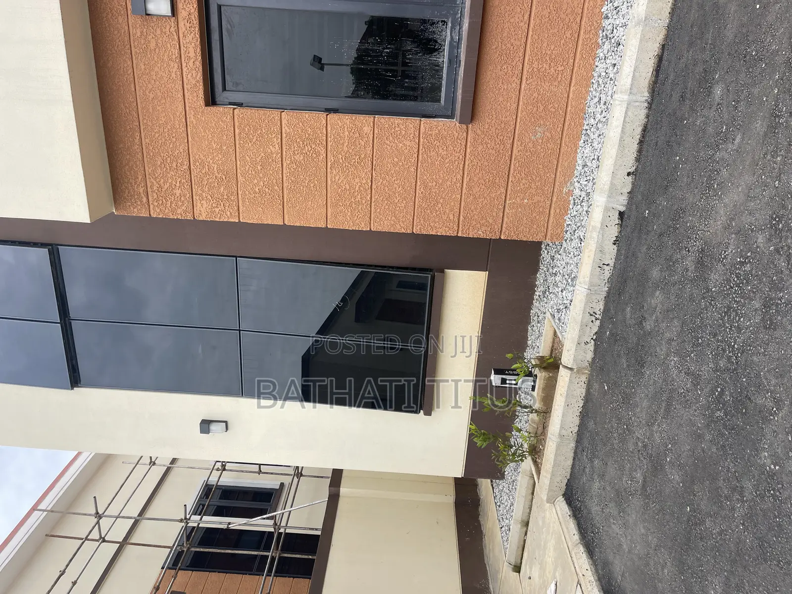 4bdrm Duplex in Life Camp for sale in Life Camp