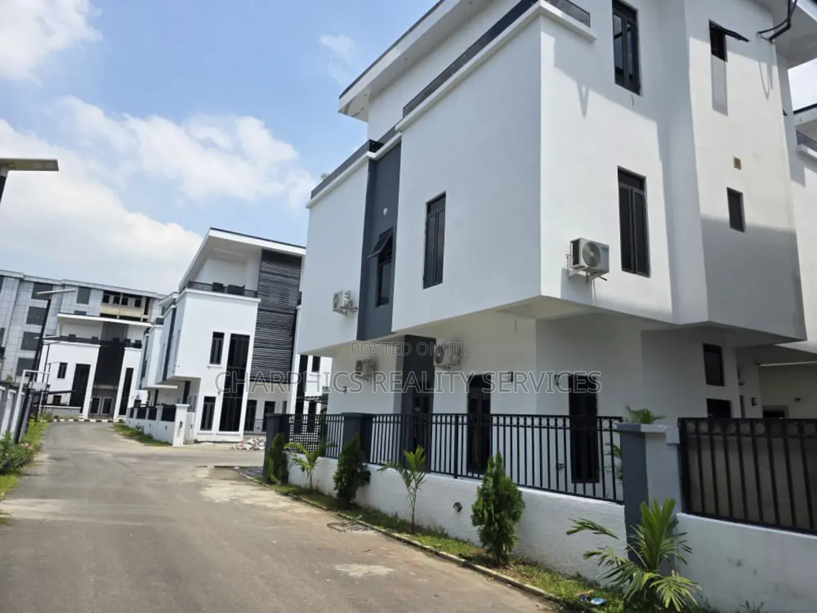 5bdrm Duplex in Jahi for sale in Jahi