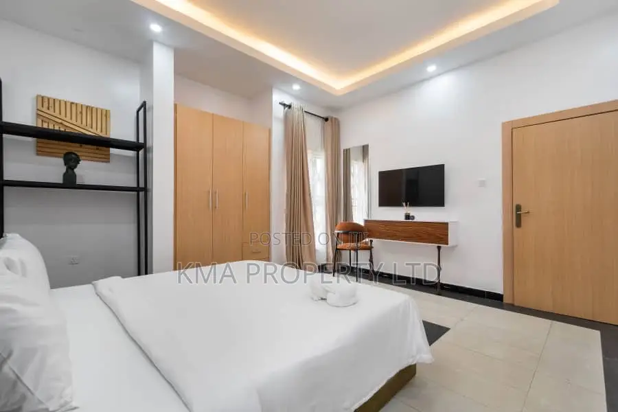 Luxurious 2 Bedroom Apartment Swimming Pool and Games in Victoria Island