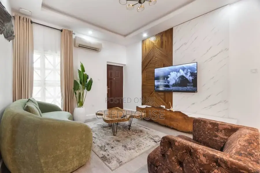 Luxurious 2 Bedroom Apartment Swimming Pool and Games in Victoria Island