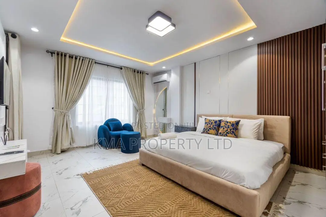 Luxurious 3 Bedroom Apartment With Ps5 and Swimming Pool in Victoria Island