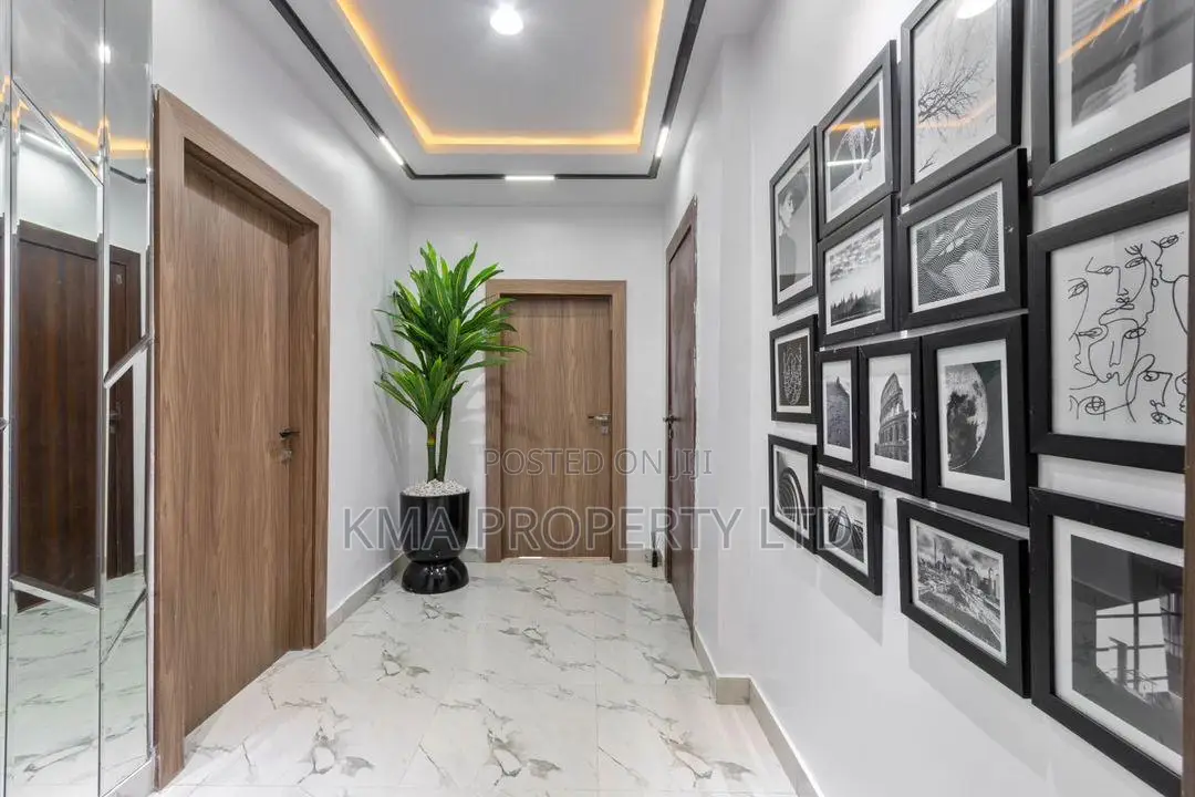 Luxurious 3 Bedroom Apartment With Ps5 and Swimming Pool in Victoria Island