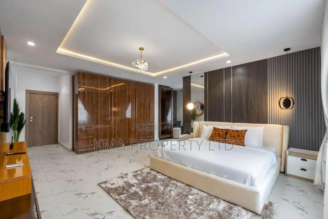 Luxurious 3 Bedroom Apartment With Ps5 and Swimming Pool in Victoria Island