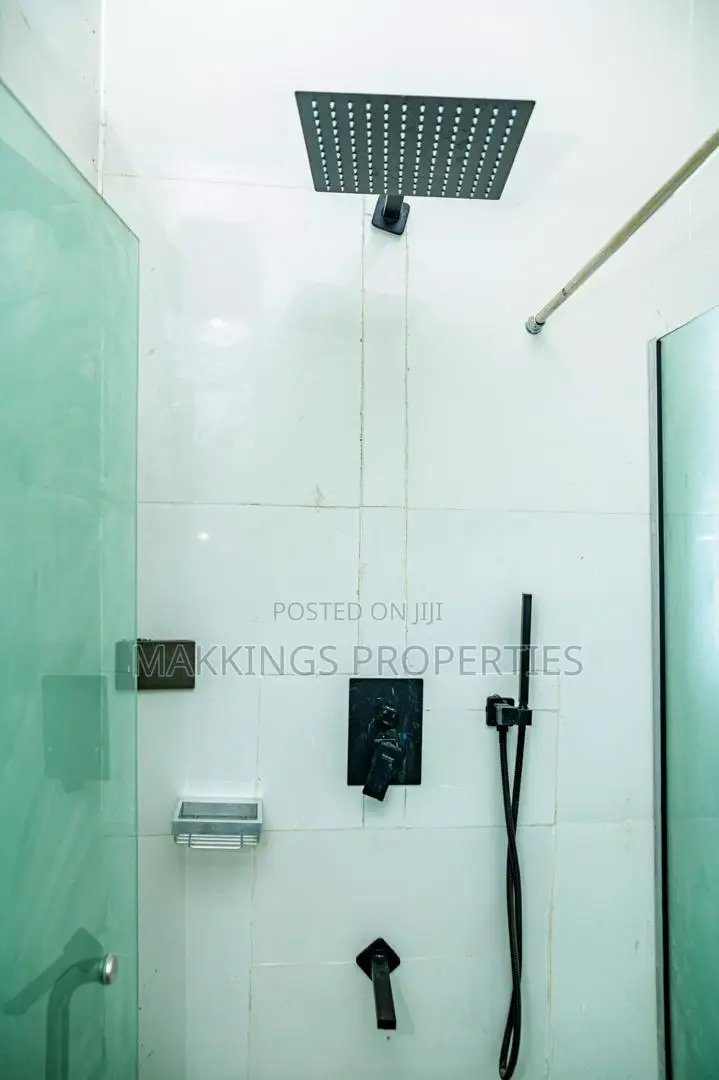 4bdrm Duplex in Thomas Estate for sale in Thomas Estate