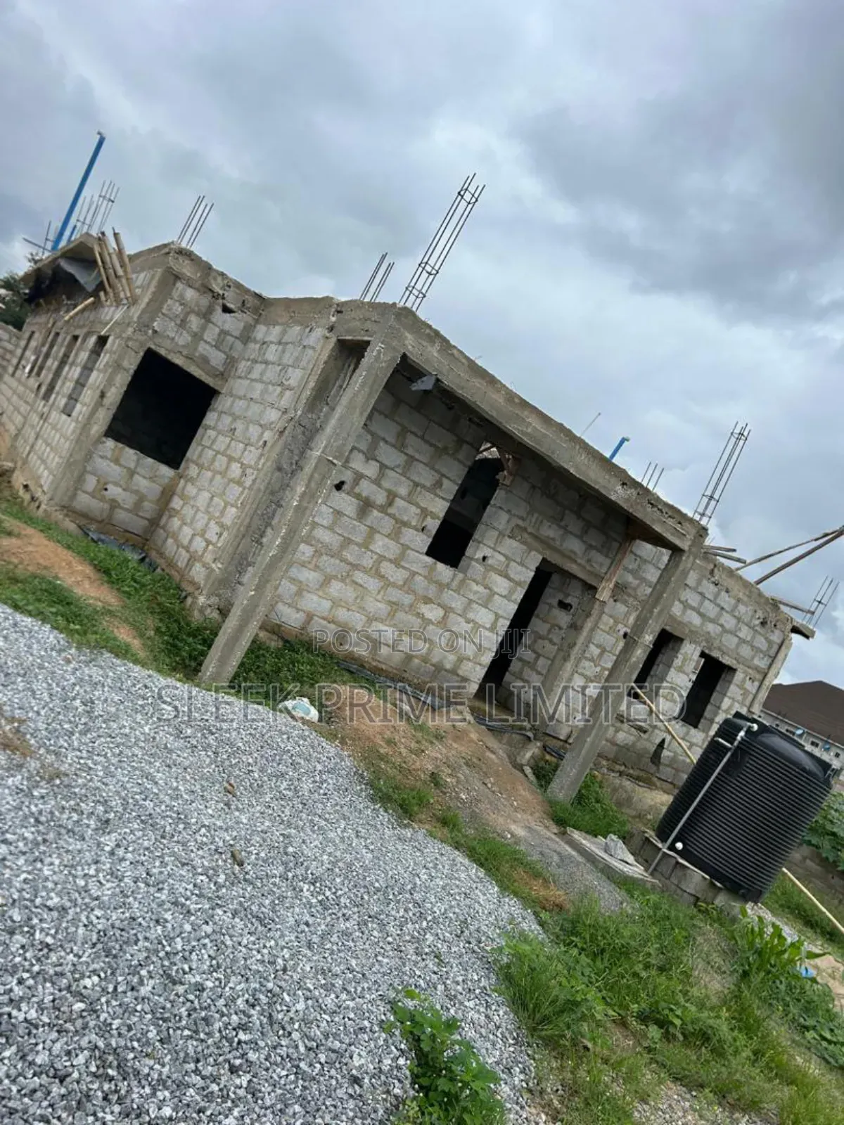 4bdrm Duplex in Lugbe District for sale in Lugbe District