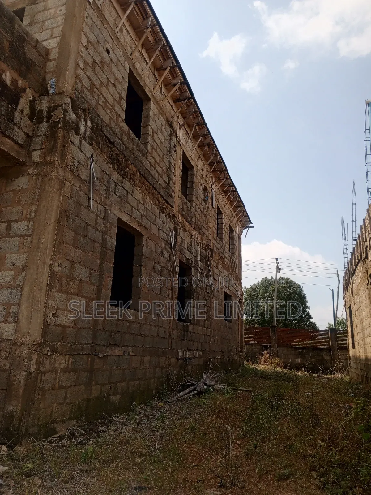 4bdrm Duplex in Mini Estate, Lugbe District for sale in Lugbe District