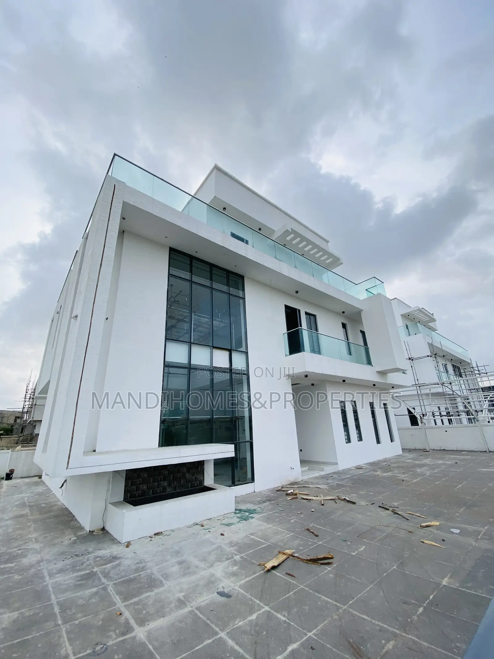 5bdrm Duplex in Royal Garden, Ajah for sale in Ajah