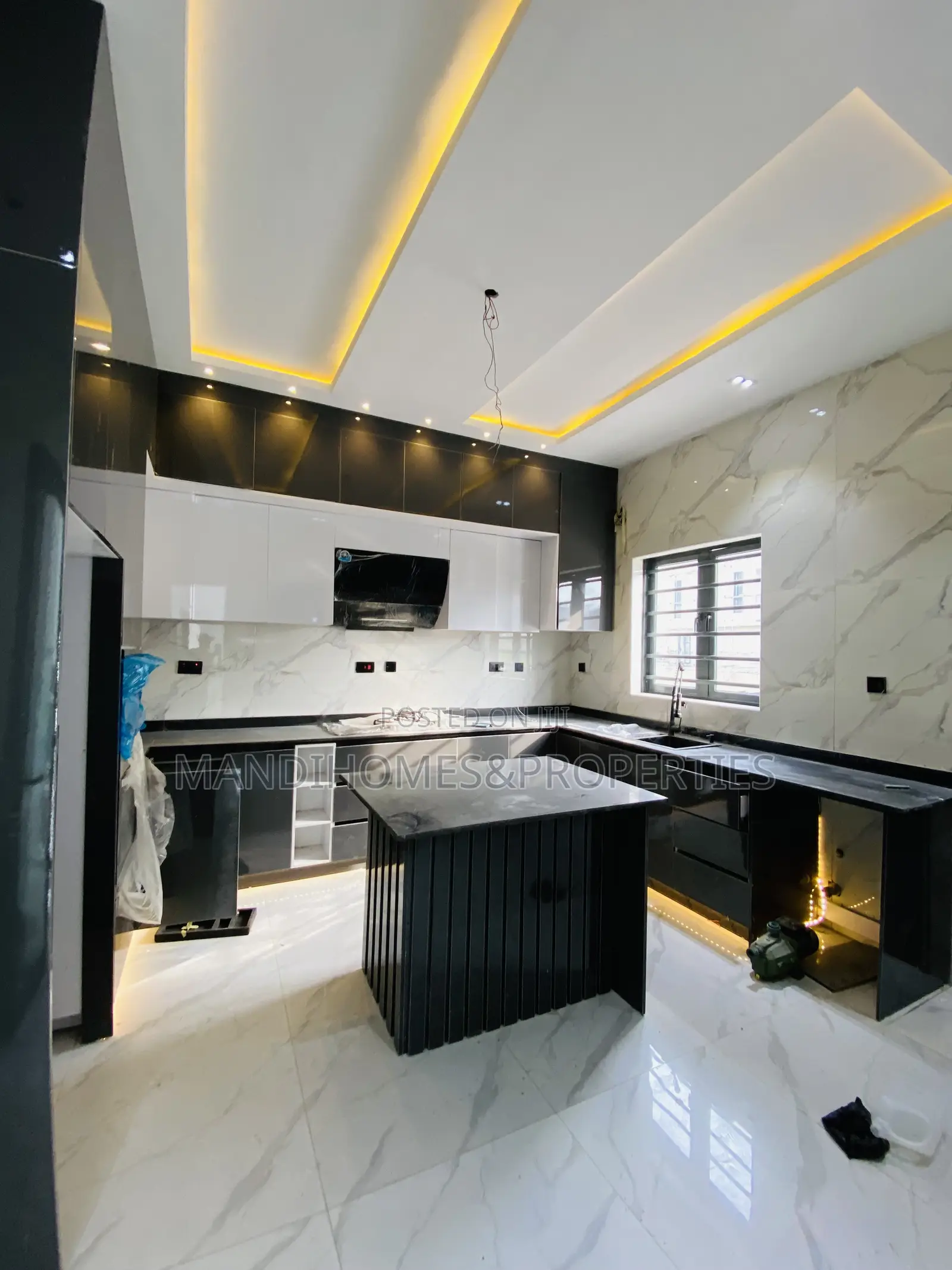 5bdrm Duplex in Royal Garden, Ajah for sale in Ajah