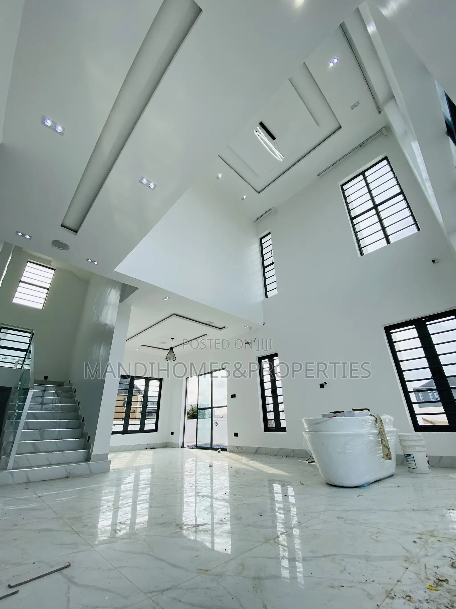 5bdrm Duplex in Royal Garden, Ajah for sale in Ajah