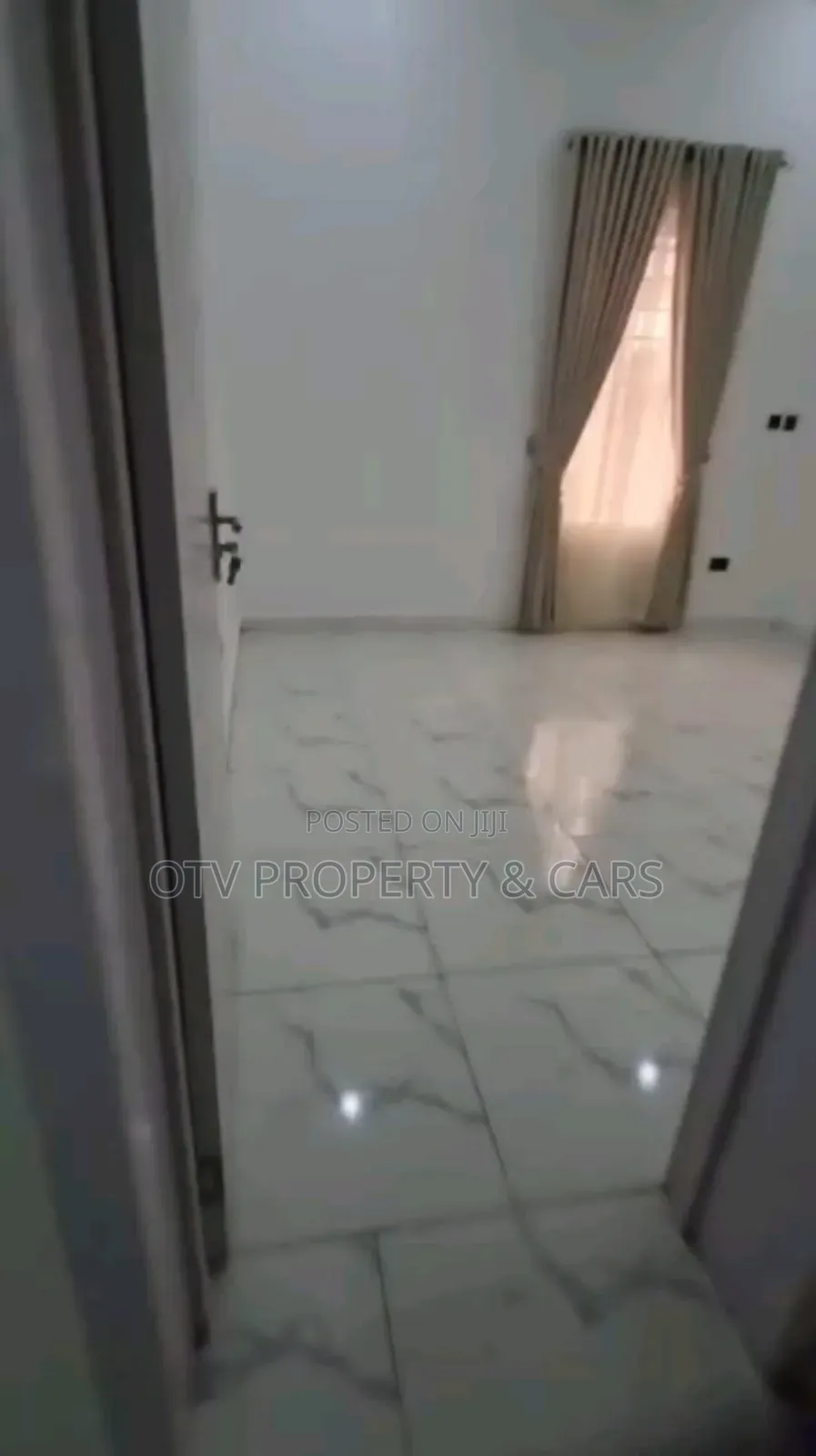 Furnished 5bdrm Duplex in Chevron for rent in Chevron
