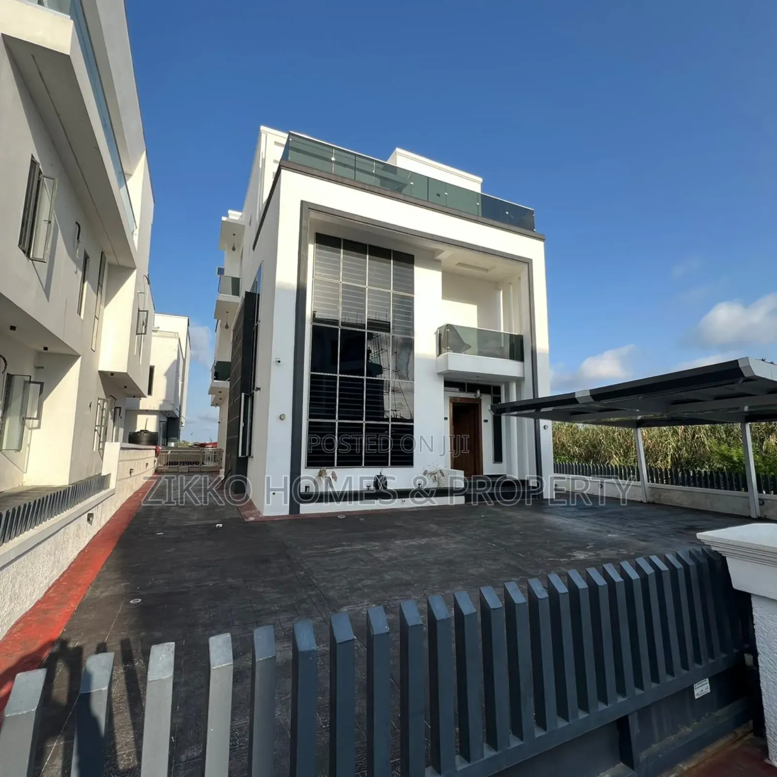 5bdrm Duplex in Ikota, Lekki for sale in Lekki
