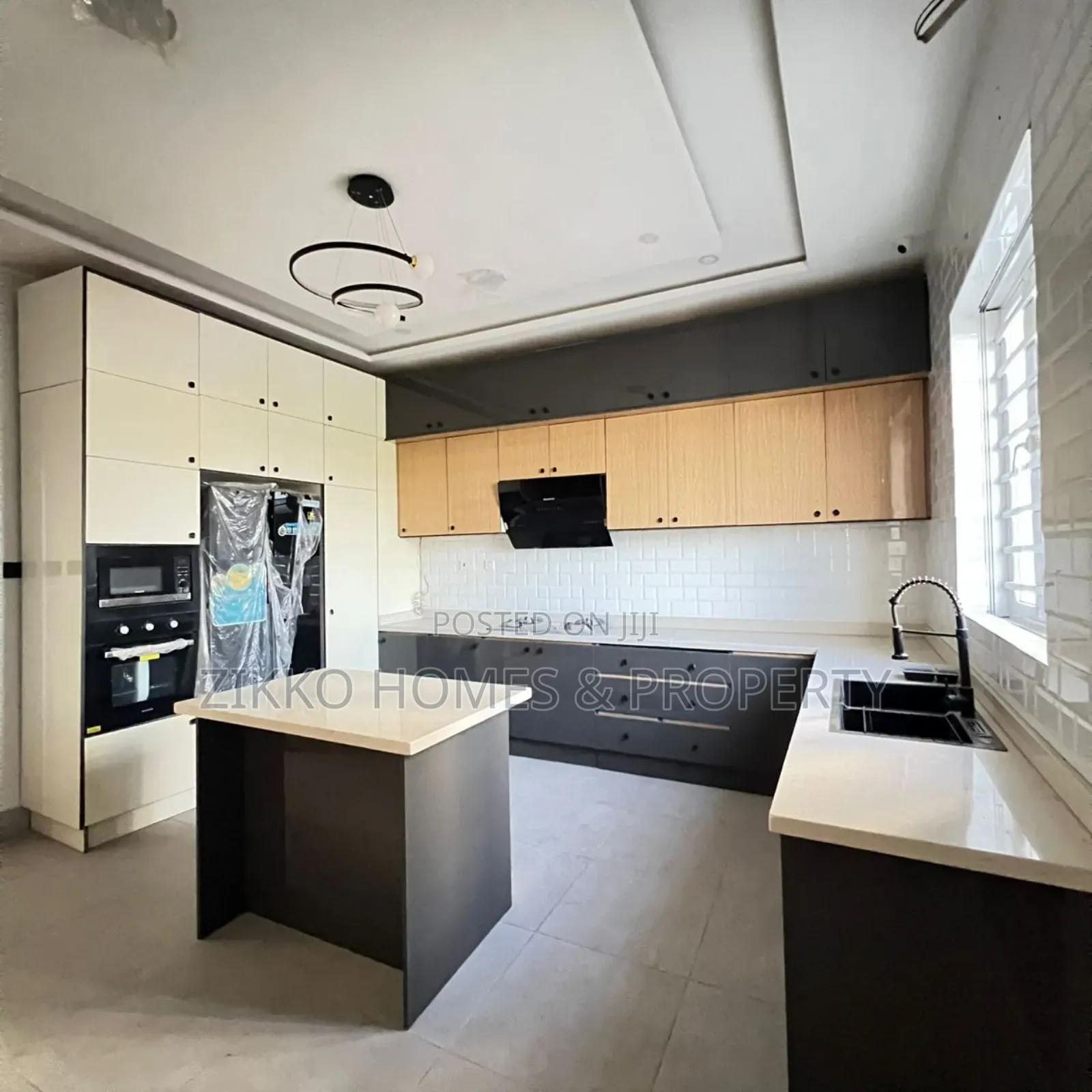 5bdrm Duplex in Ikota, Lekki for sale in Lekki