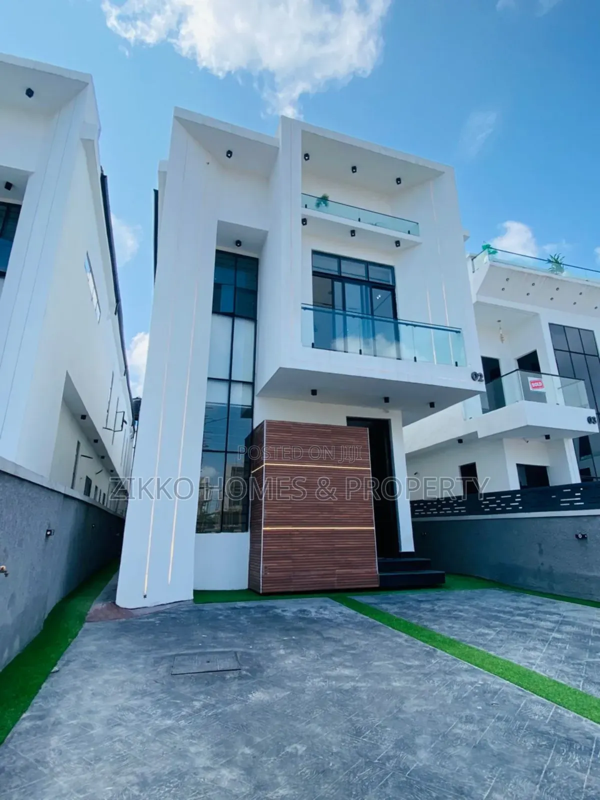 5bdrm Duplex in Chevron, Lekki for sale in Lekki