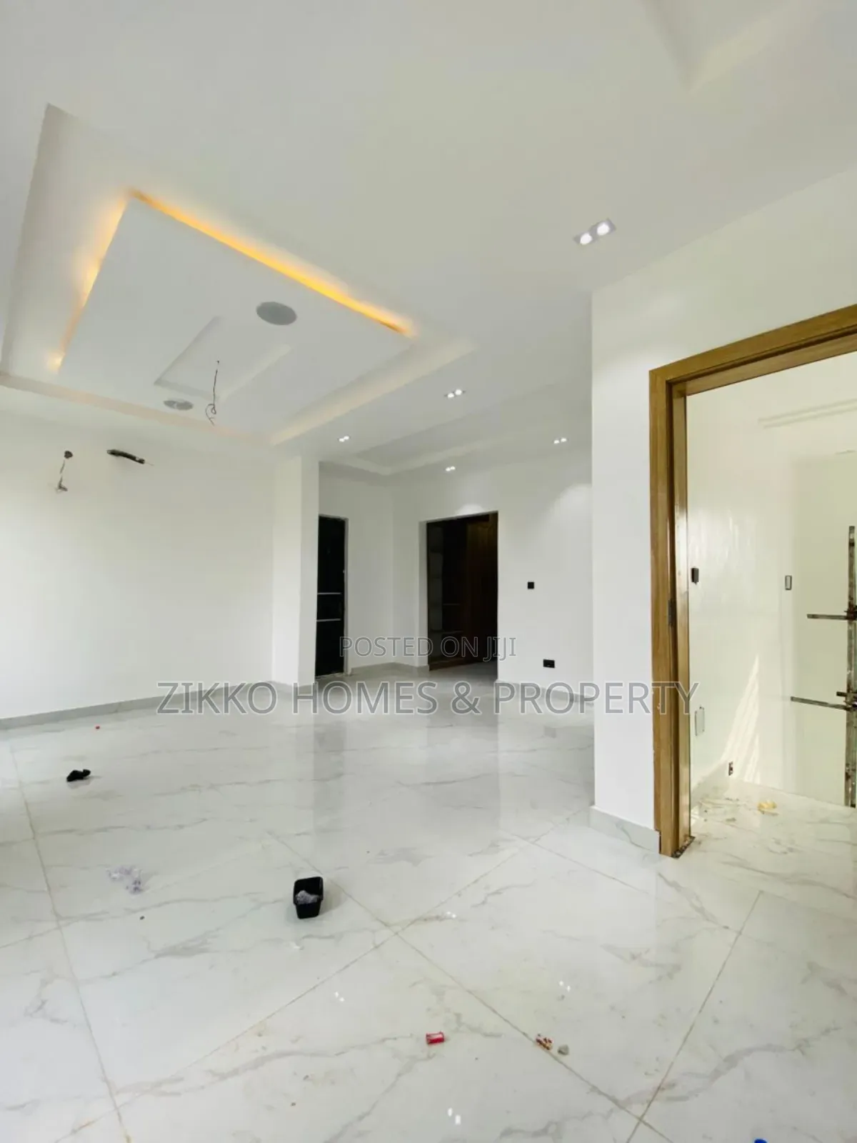 5bdrm Duplex in Chevron, Lekki for sale in Lekki
