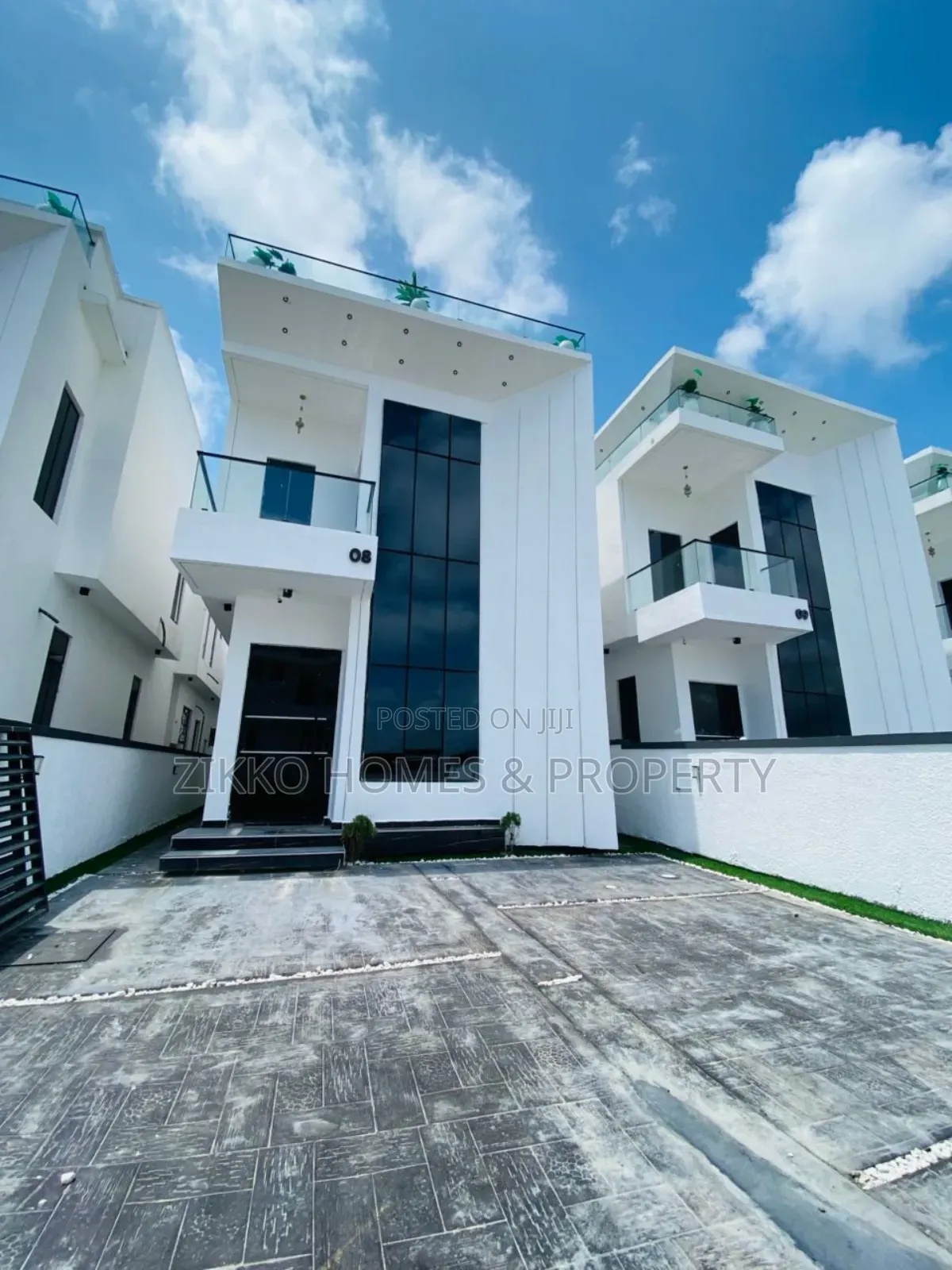 5bdrm Duplex in Chevron, Lekki for sale in Lekki