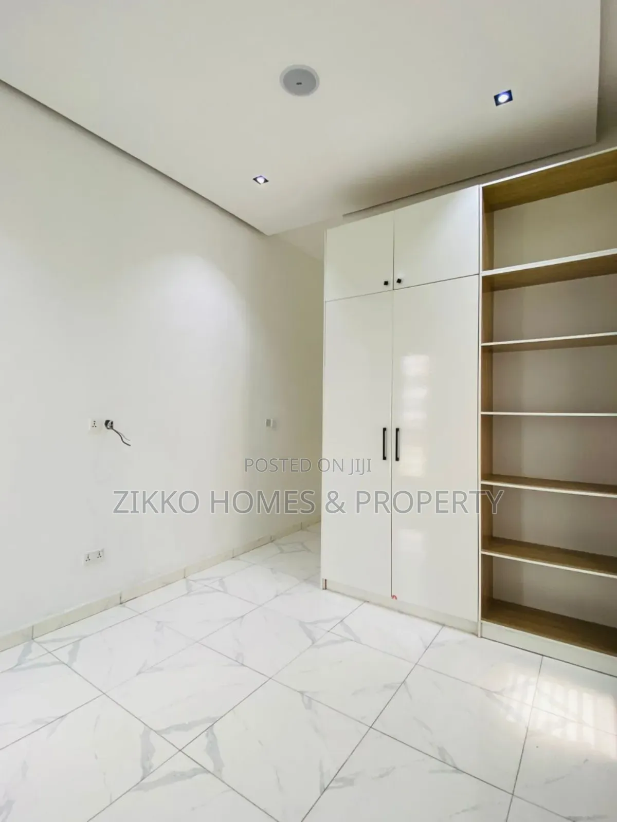 5bdrm Duplex in Chevron, Lekki for sale in Lekki