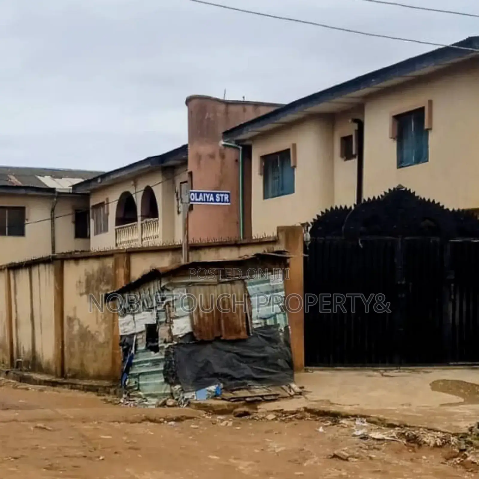 3bdrm Block of Flats in Governors Road, Iseri Olofin for sale in Iseri Olofin