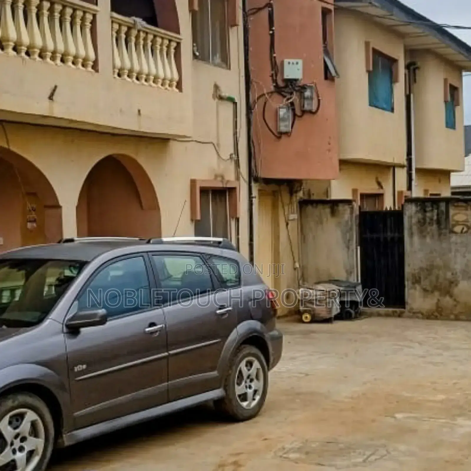 3bdrm Block of Flats in Governors Road, Iseri Olofin for sale in Iseri Olofin