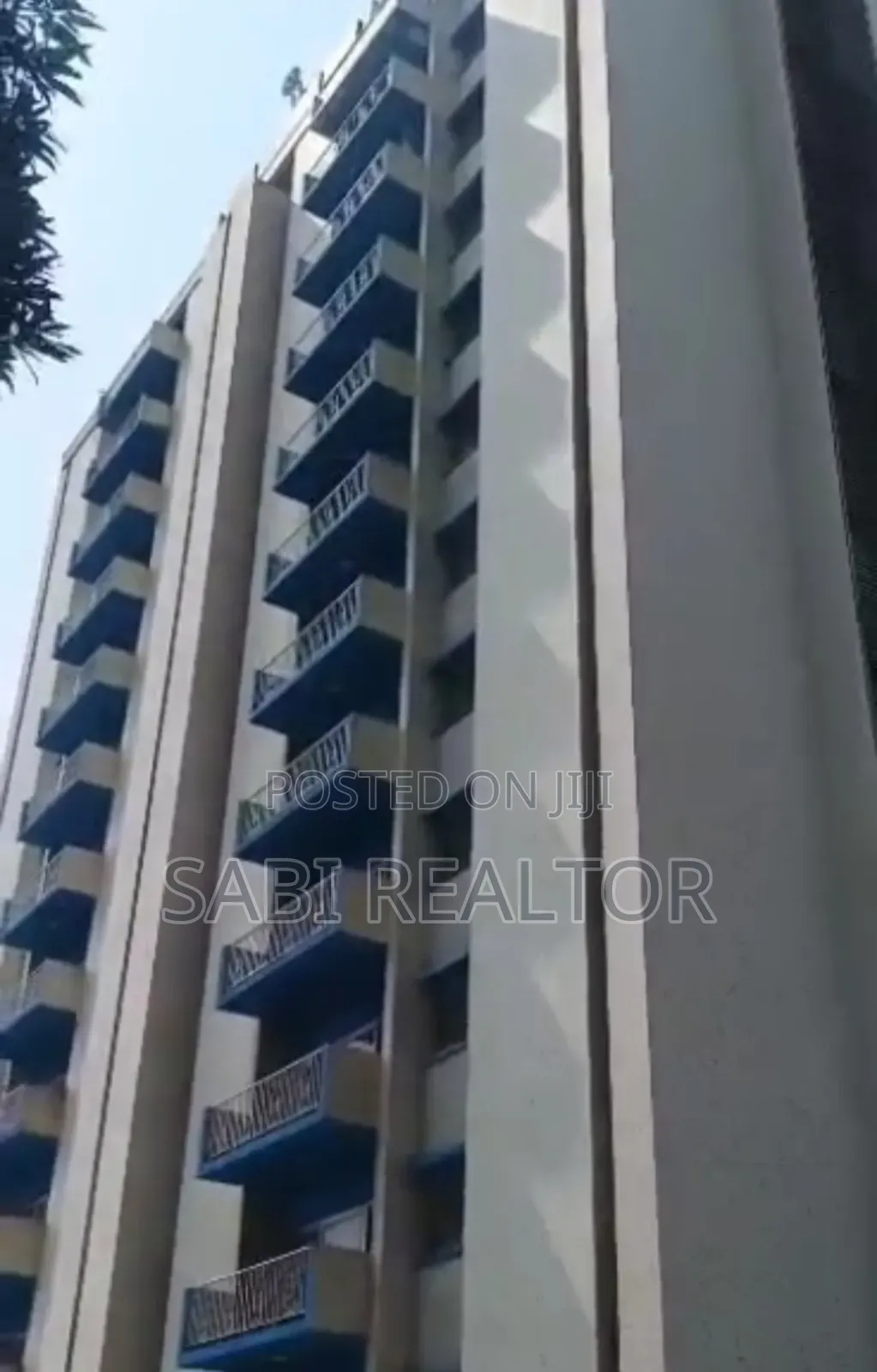 Furnished 2bdrm Block of Flats in Eric Moore, Surulere for sale in Eric Moore