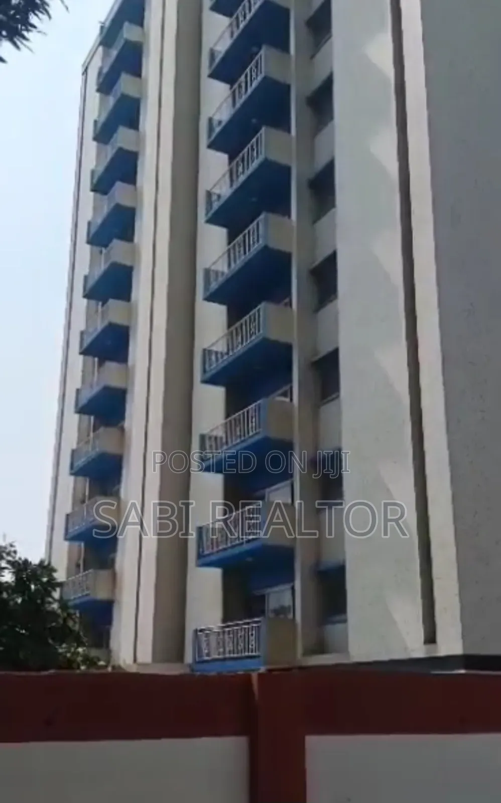 Furnished 2bdrm Block of Flats in Eric Moore, Surulere for sale in Eric Moore