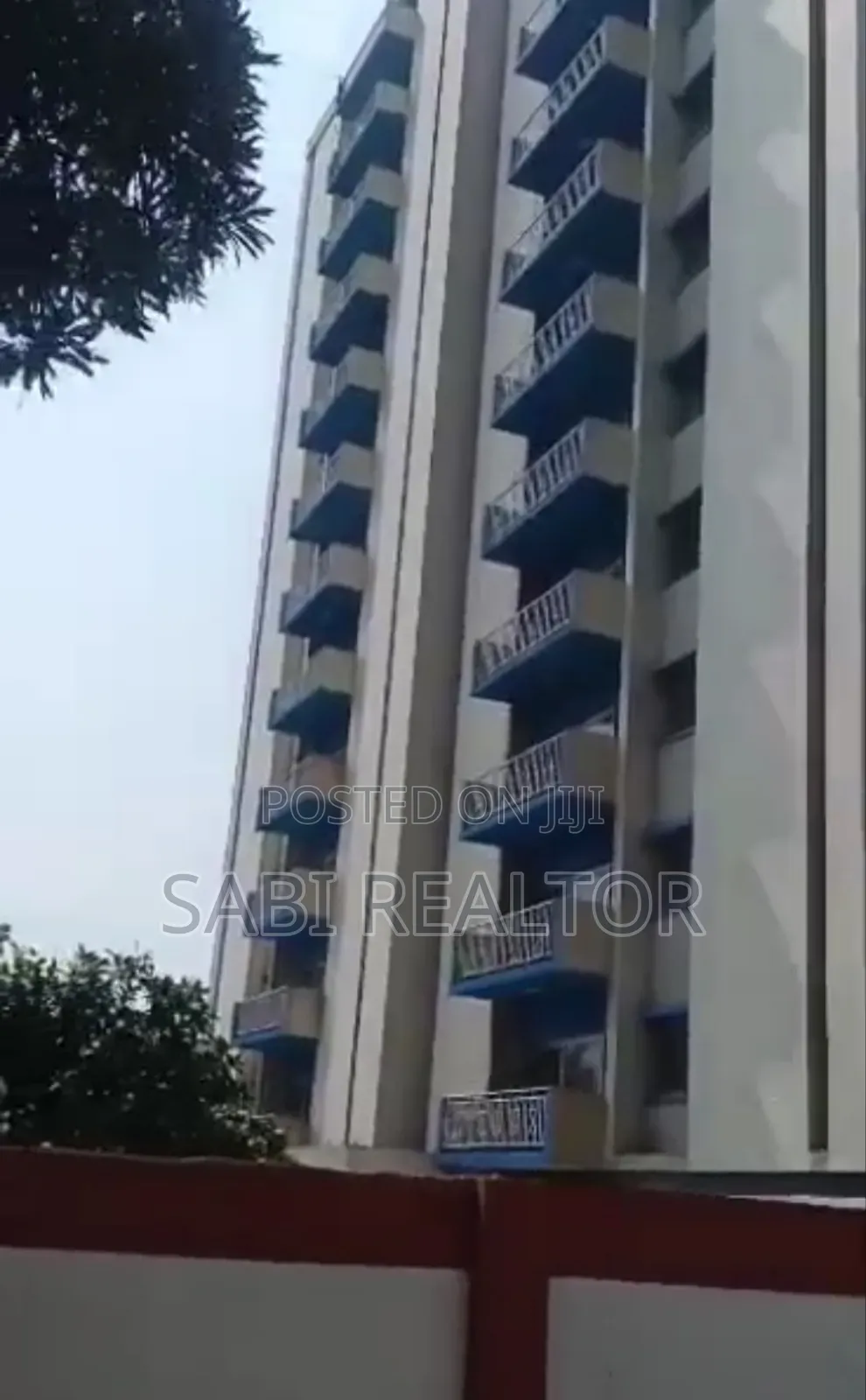 Furnished 2bdrm Block of Flats in Eric Moore, Surulere for sale in Eric Moore