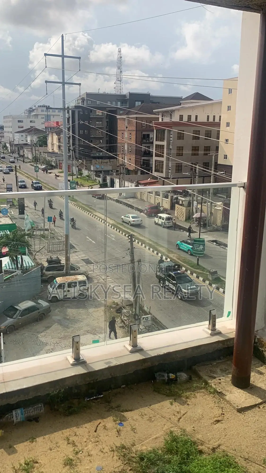 Commercial Penthouse With Lift Access for Rent in Lekki Phase 1 in Lekki Phase 1