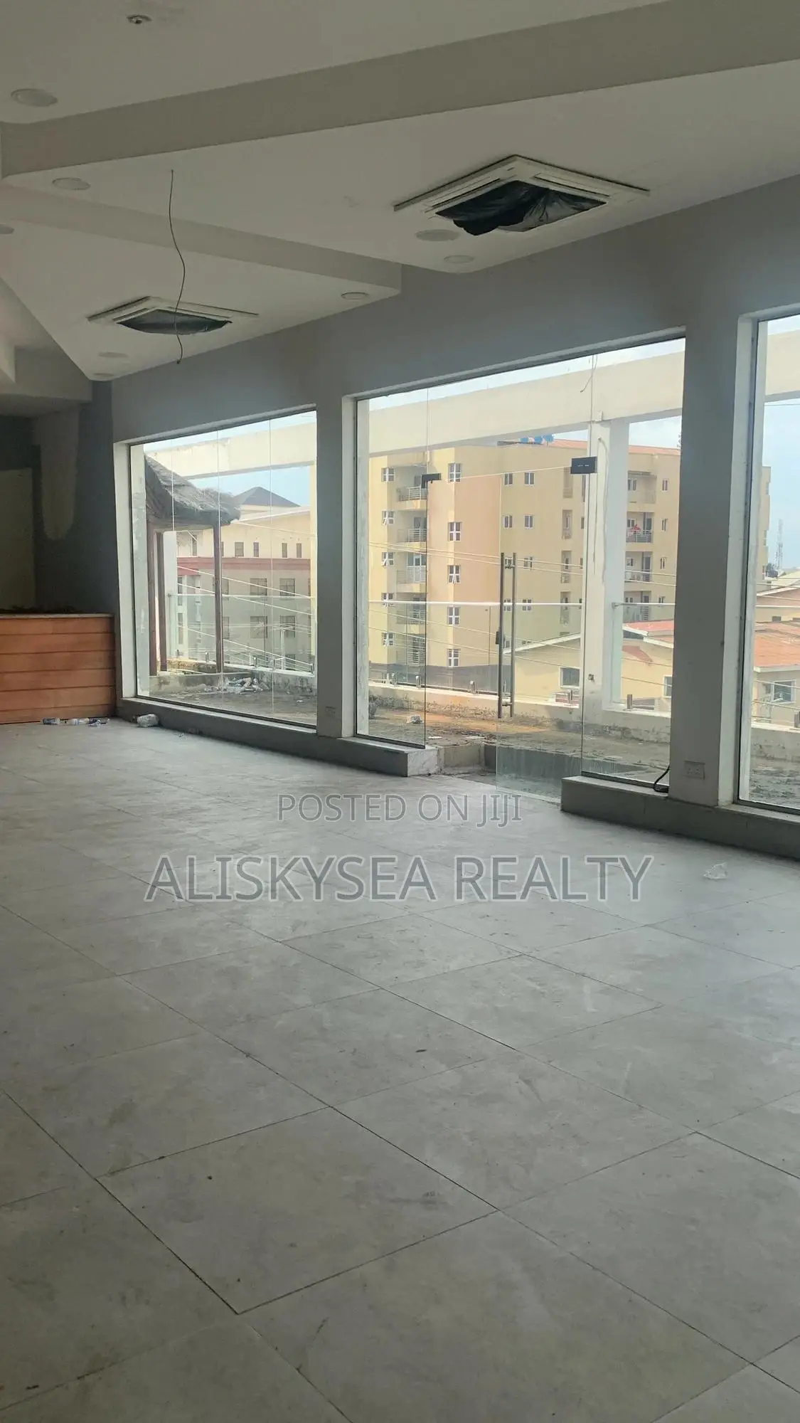 Commercial Penthouse With Lift Access for Rent in Lekki Phase 1 in Lekki Phase 1