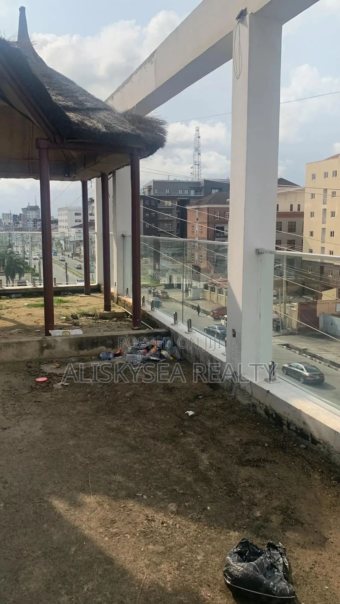 Commercial Penthouse With Lift Access for Rent in Lekki Phase 1 in Lekki Phase 1