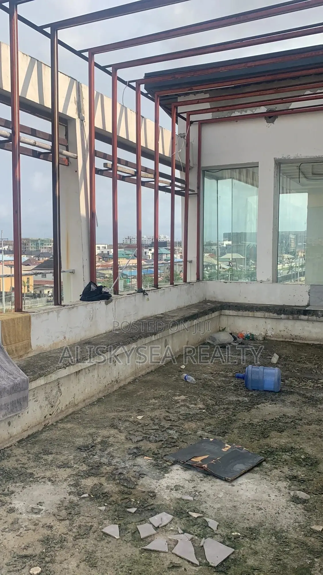 Commercial Penthouse With Lift Access for Rent in Lekki Phase 1 in Lekki Phase 1