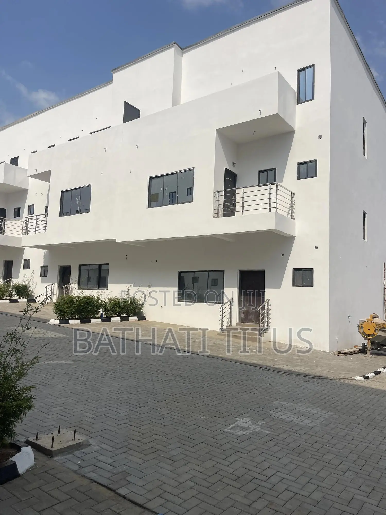 4bdrm Duplex in Life Camp for sale in Life Camp