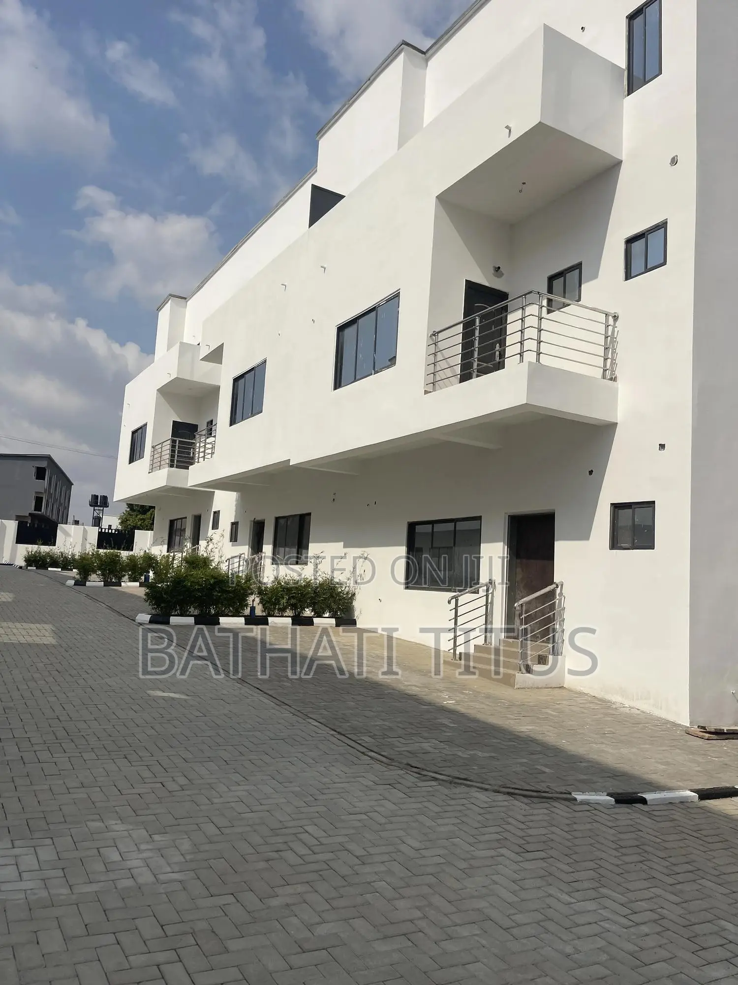 4bdrm Duplex in Life Camp for sale in Life Camp