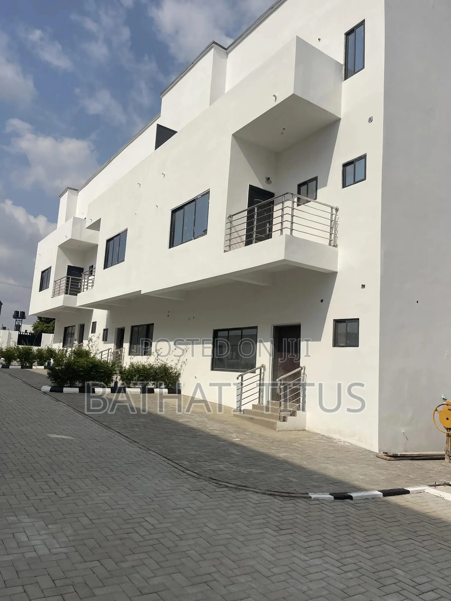 4bdrm Duplex in Life Camp for sale in Life Camp