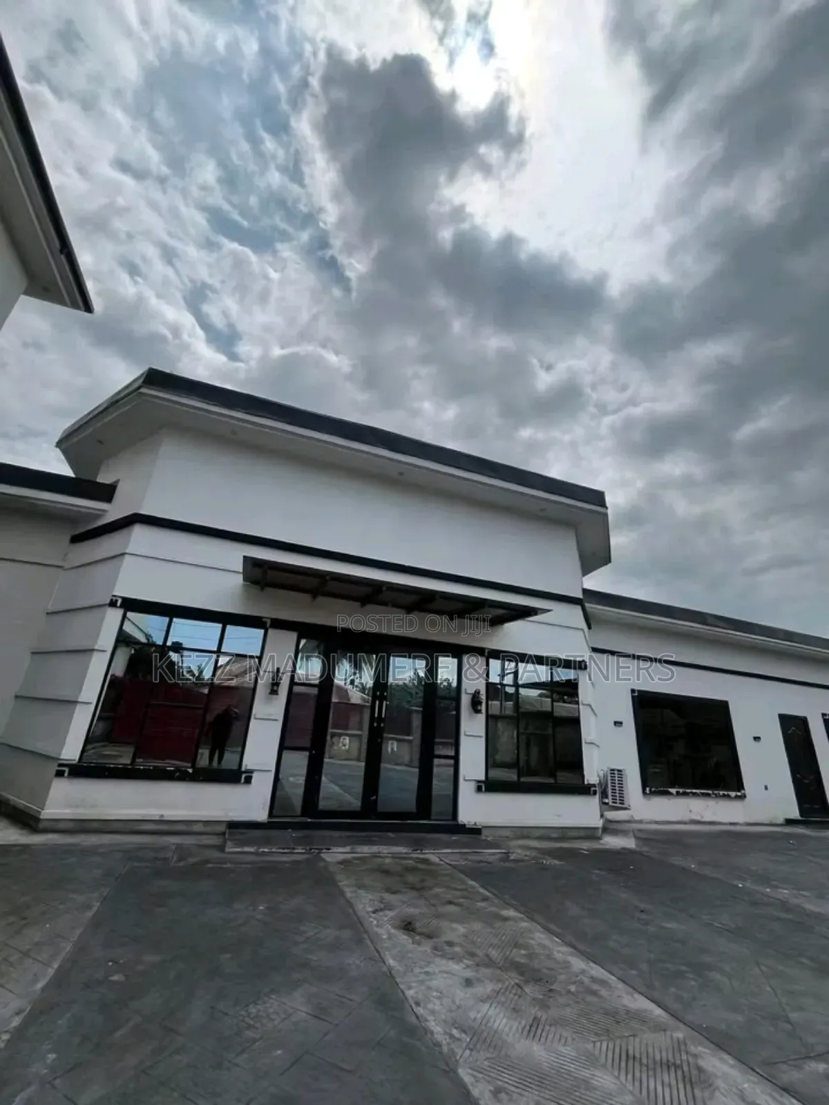 For Sale : Newly Built Lounge With Rooms at Ada George Ph in Port-Harcourt