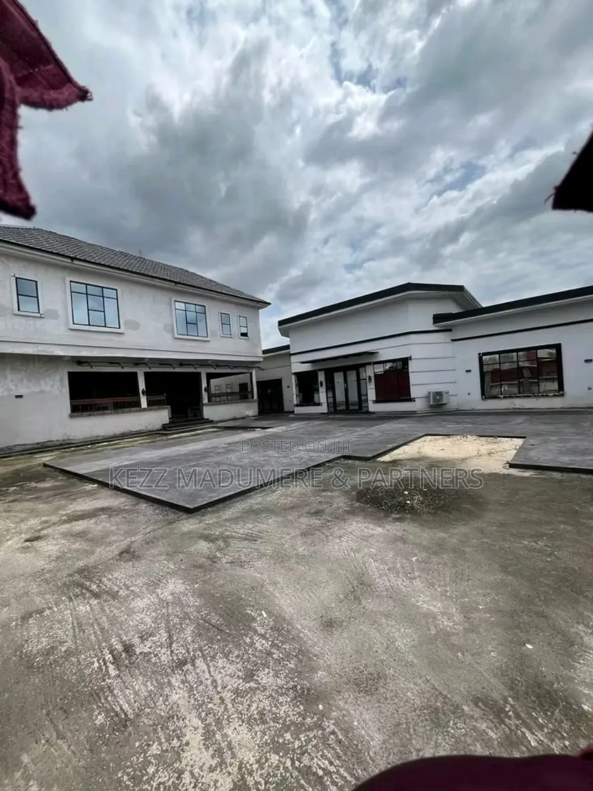 For Sale : Newly Built Lounge With Rooms at Ada George Ph in Port-Harcourt