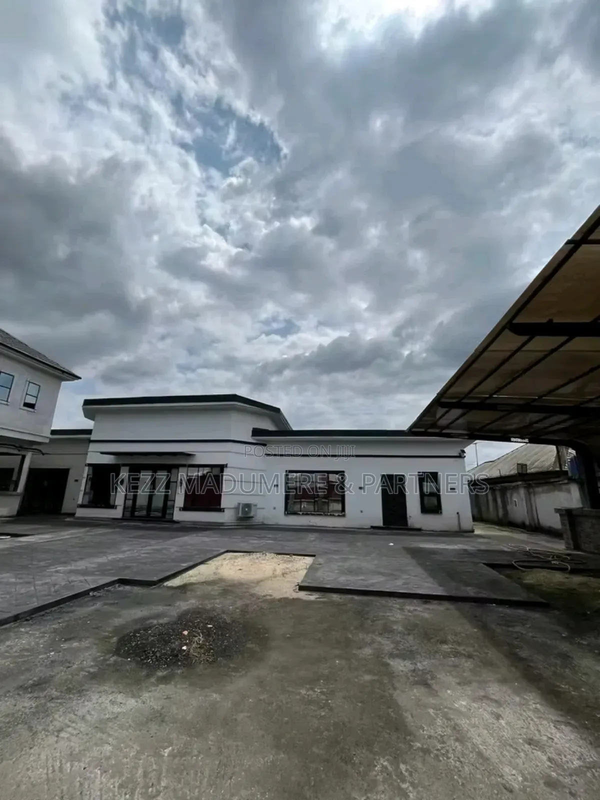 For Sale : Newly Built Lounge With Rooms at Ada George Ph in Port-Harcourt