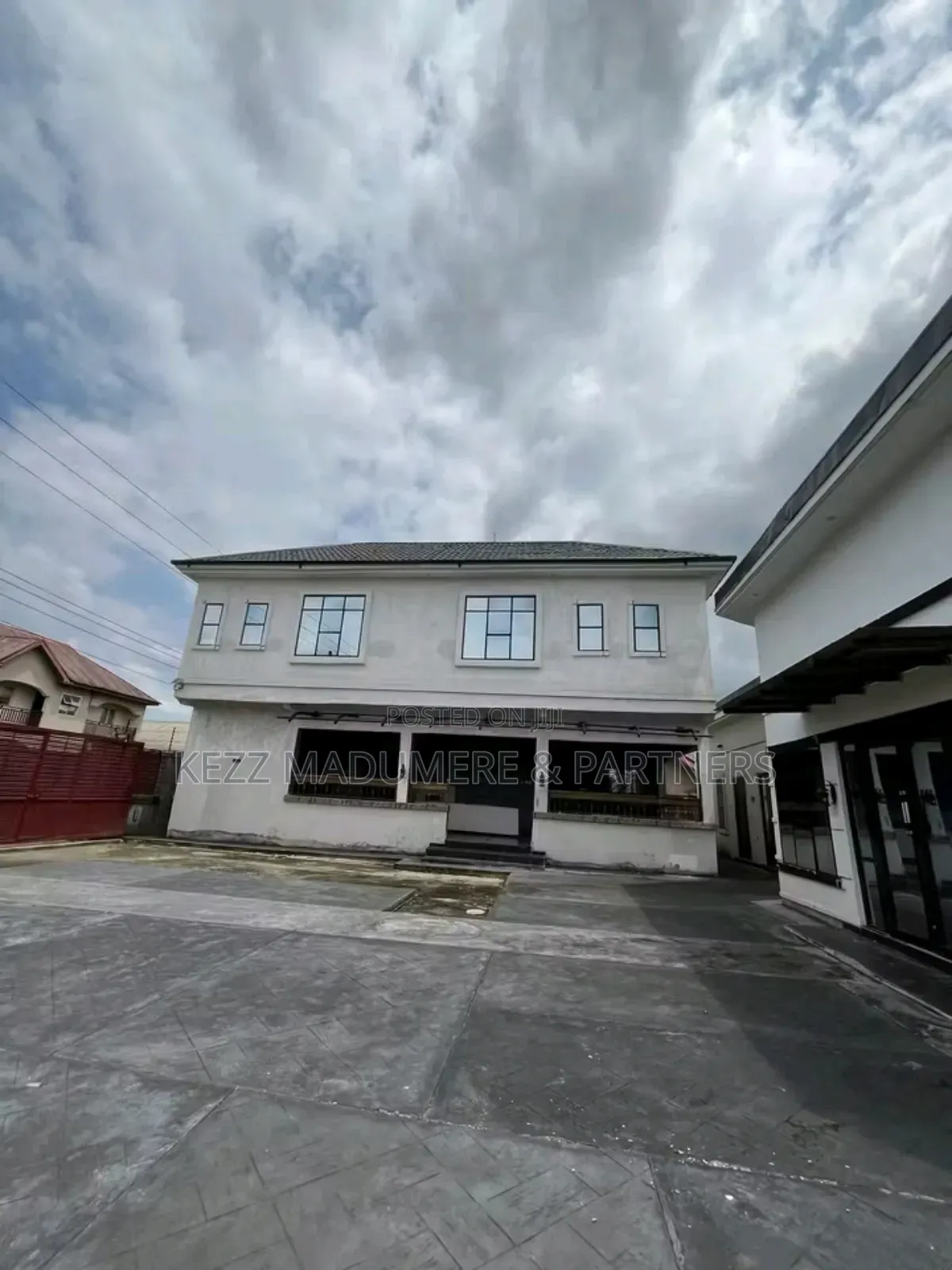 For Sale : Newly Built Lounge With Rooms at Ada George Ph in Port-Harcourt