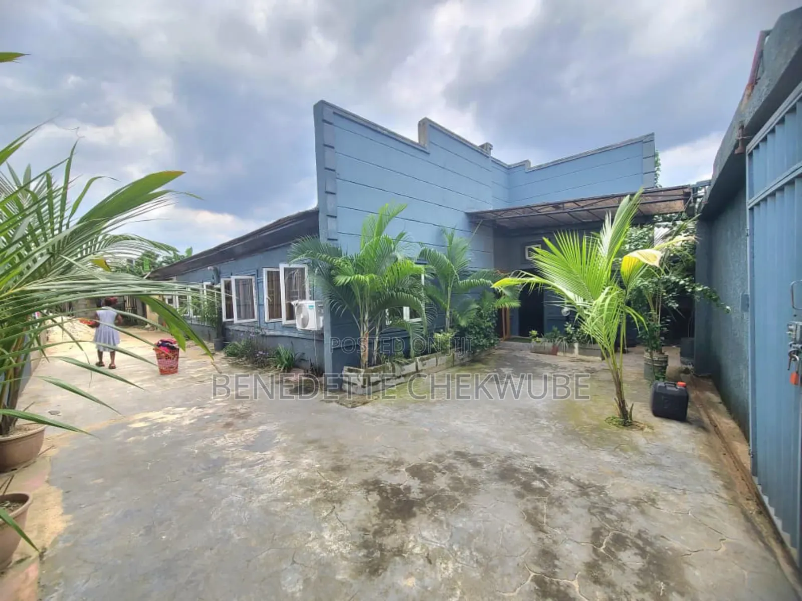 4bdrm Bungalow in Nkpolu East West, Rumuigbo for sale in Rumuigbo