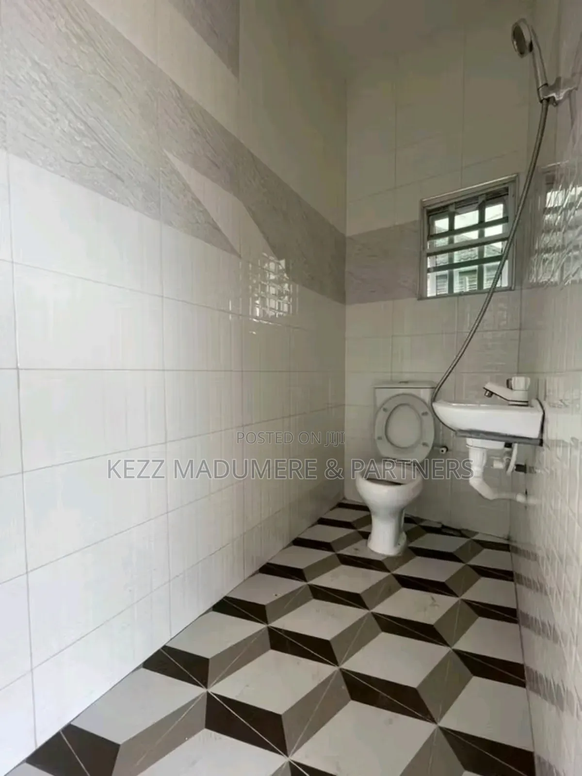 4bdrm Bungalow in Igboetche Road for sale in Port-Harcourt