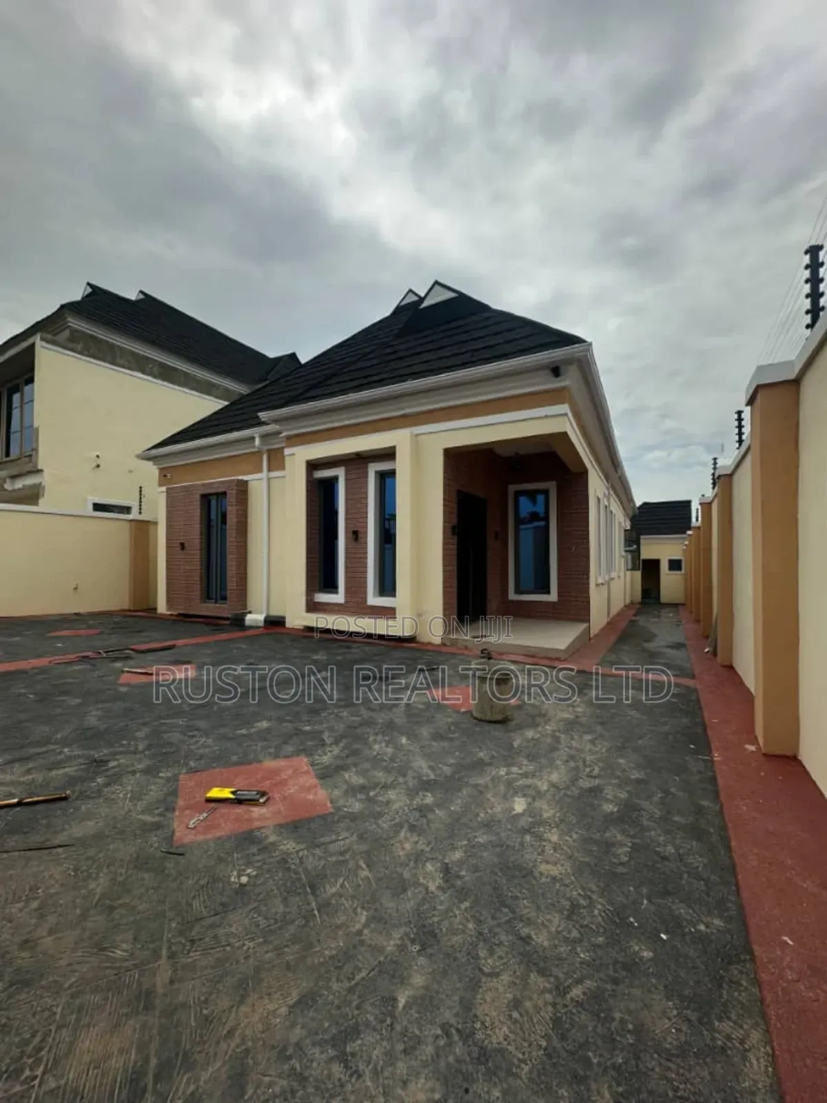 4bdrm Bungalow in Idishin for sale in Idishin