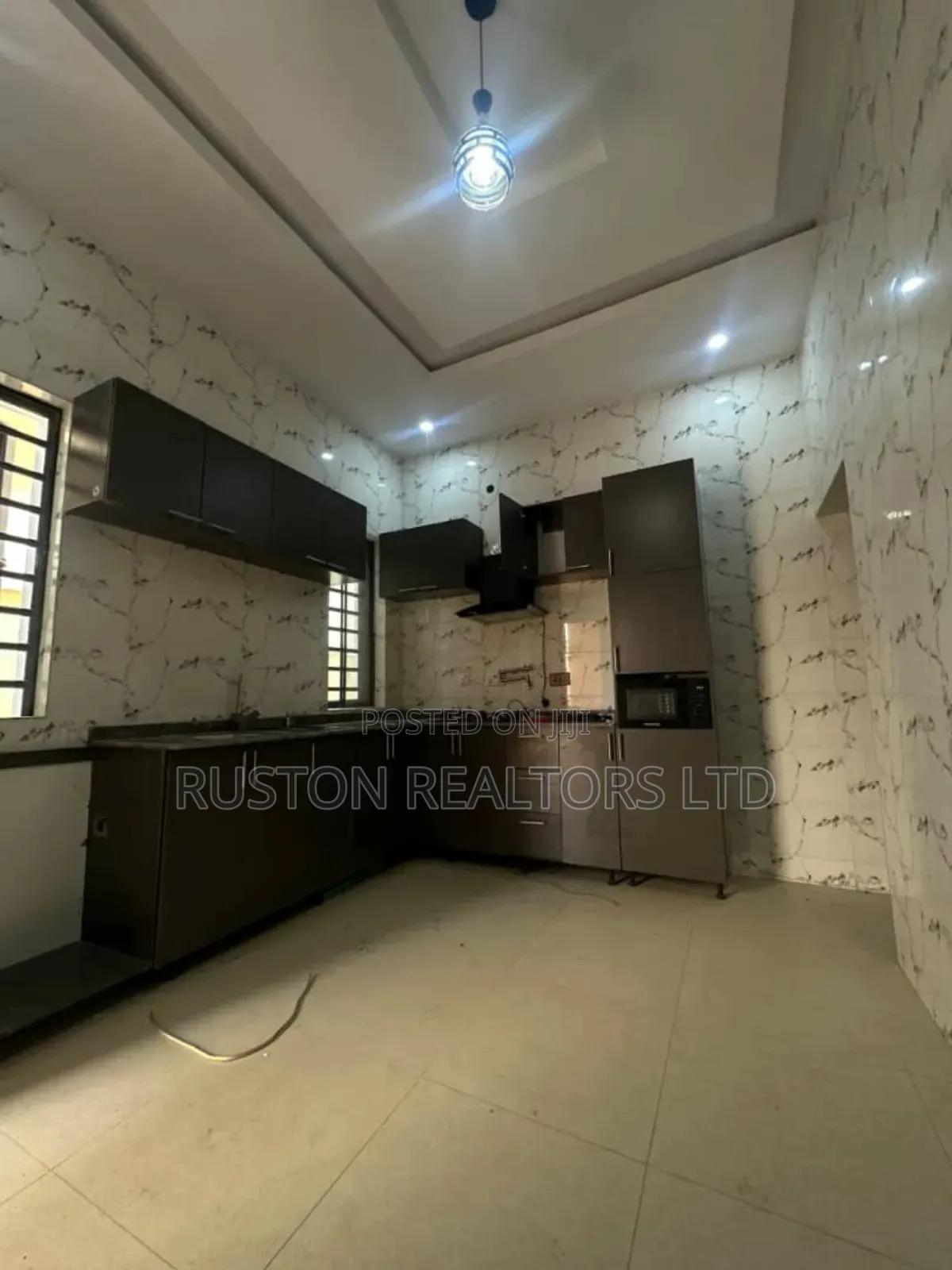 4bdrm Bungalow in Idishin for sale in Idishin