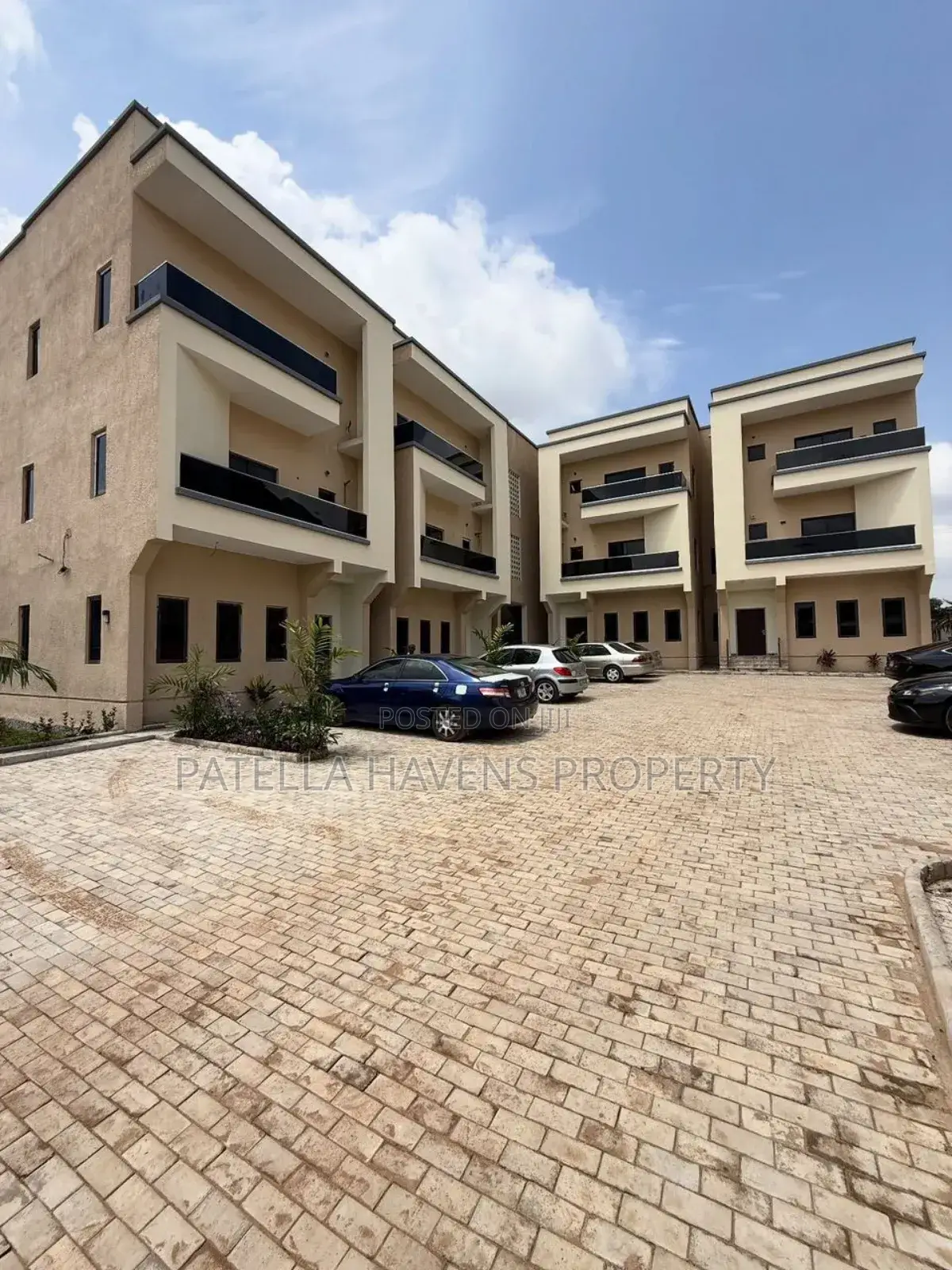 4bdrm Duplex in Durumi for sale in Durumi