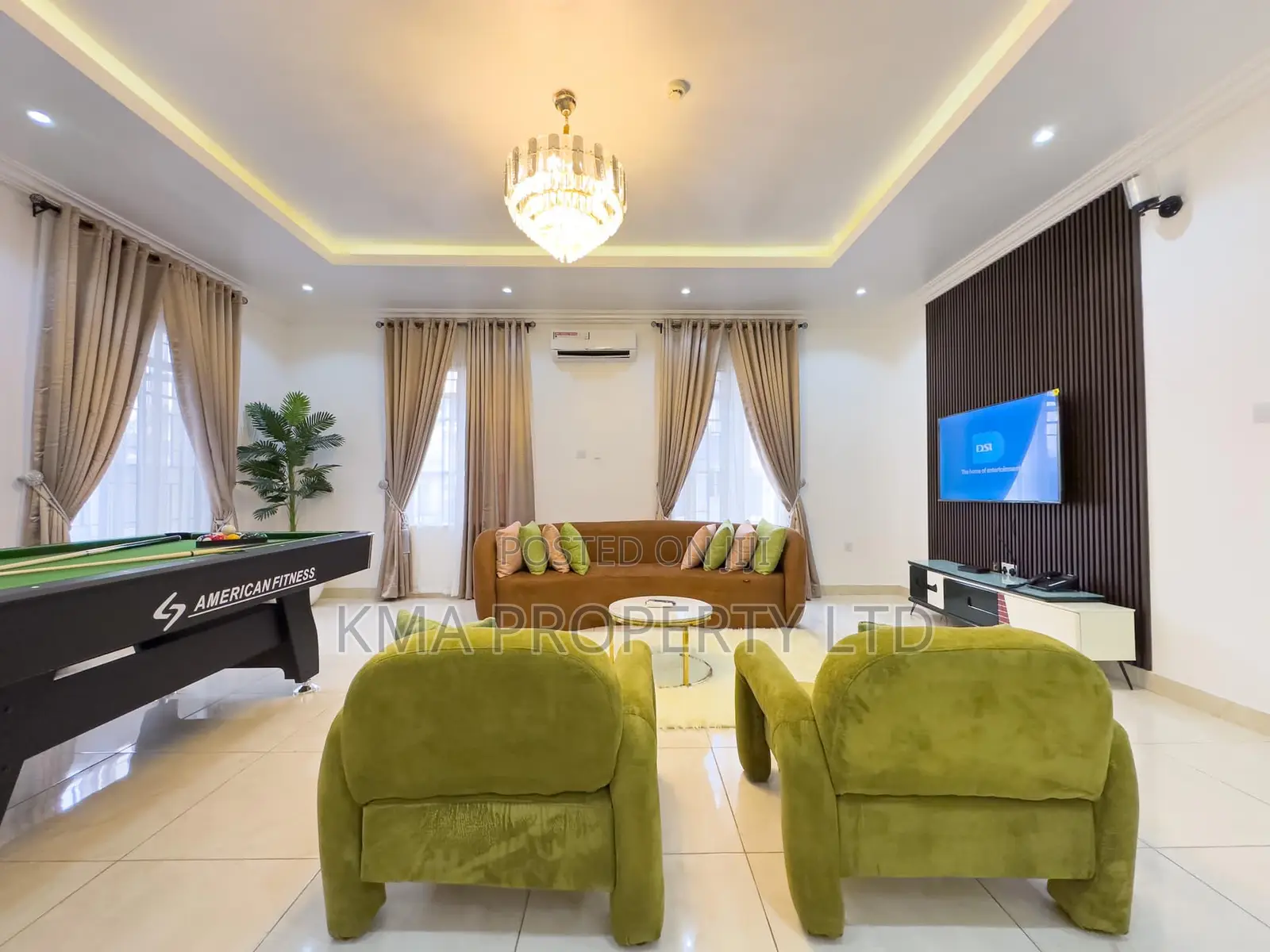 Luxurious 2 Bedroom Apartment With Snooker in Lekki Phase 1