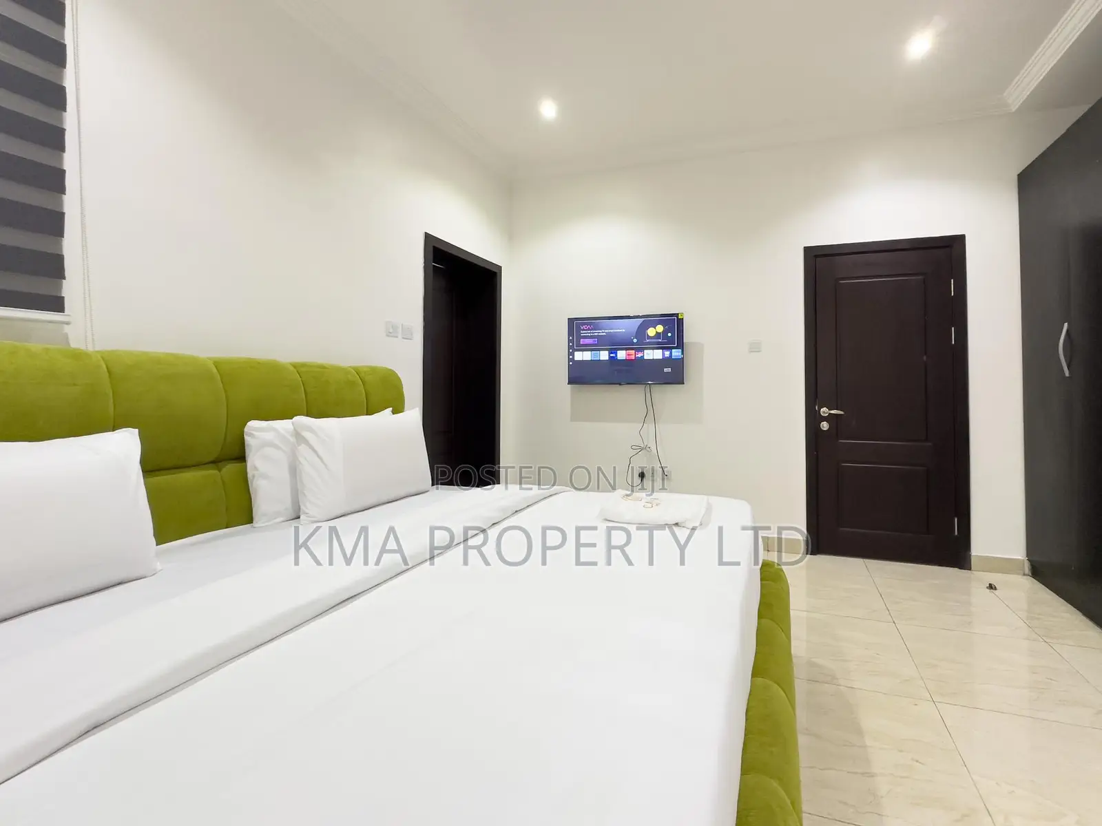 Luxurious 2 Bedroom Apartment With Snooker in Lekki Phase 1