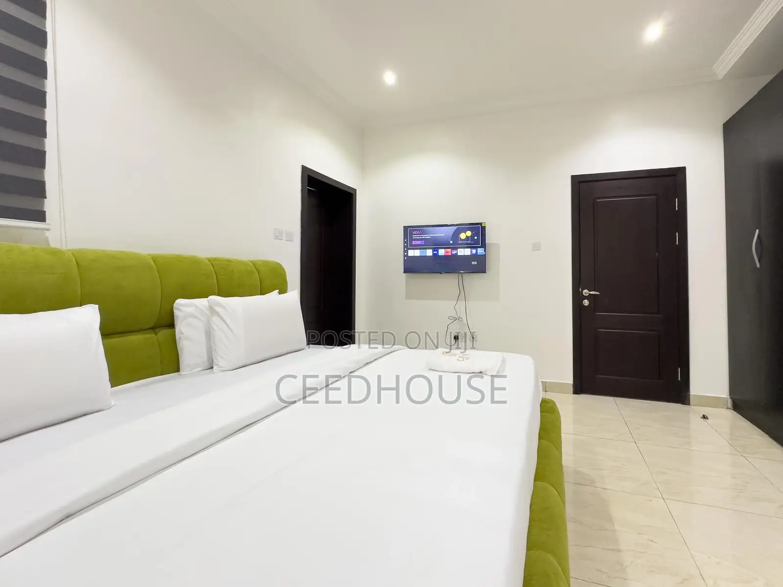 Luxurious 2 Bedroom Apartment With Snooker in Lekki Phase 1