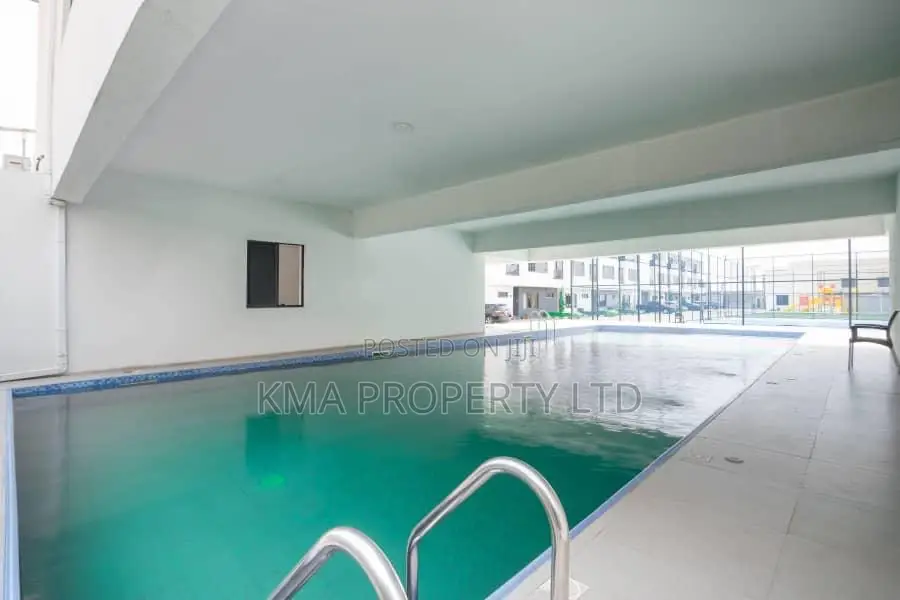 Luxurious 4 Bedroom Duplex With Swimming Pool in Lekki Phase 1