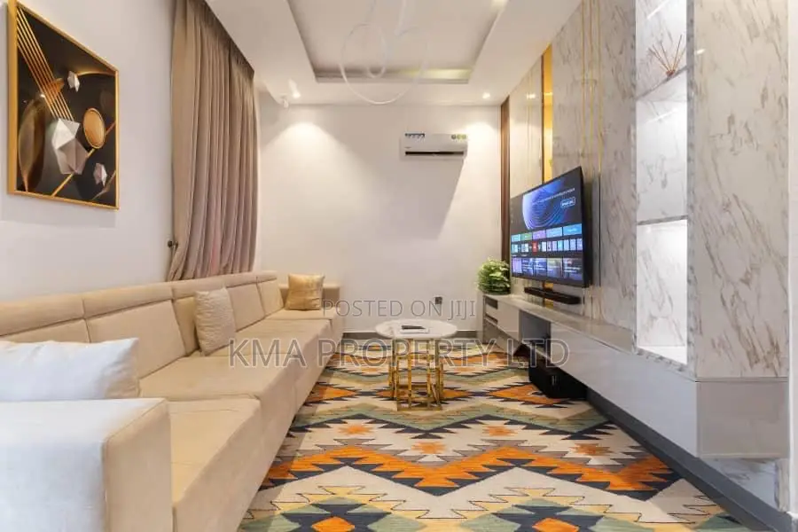 Luxurious 4 Bedroom Duplex With Swimming Pool in Lekki Phase 1