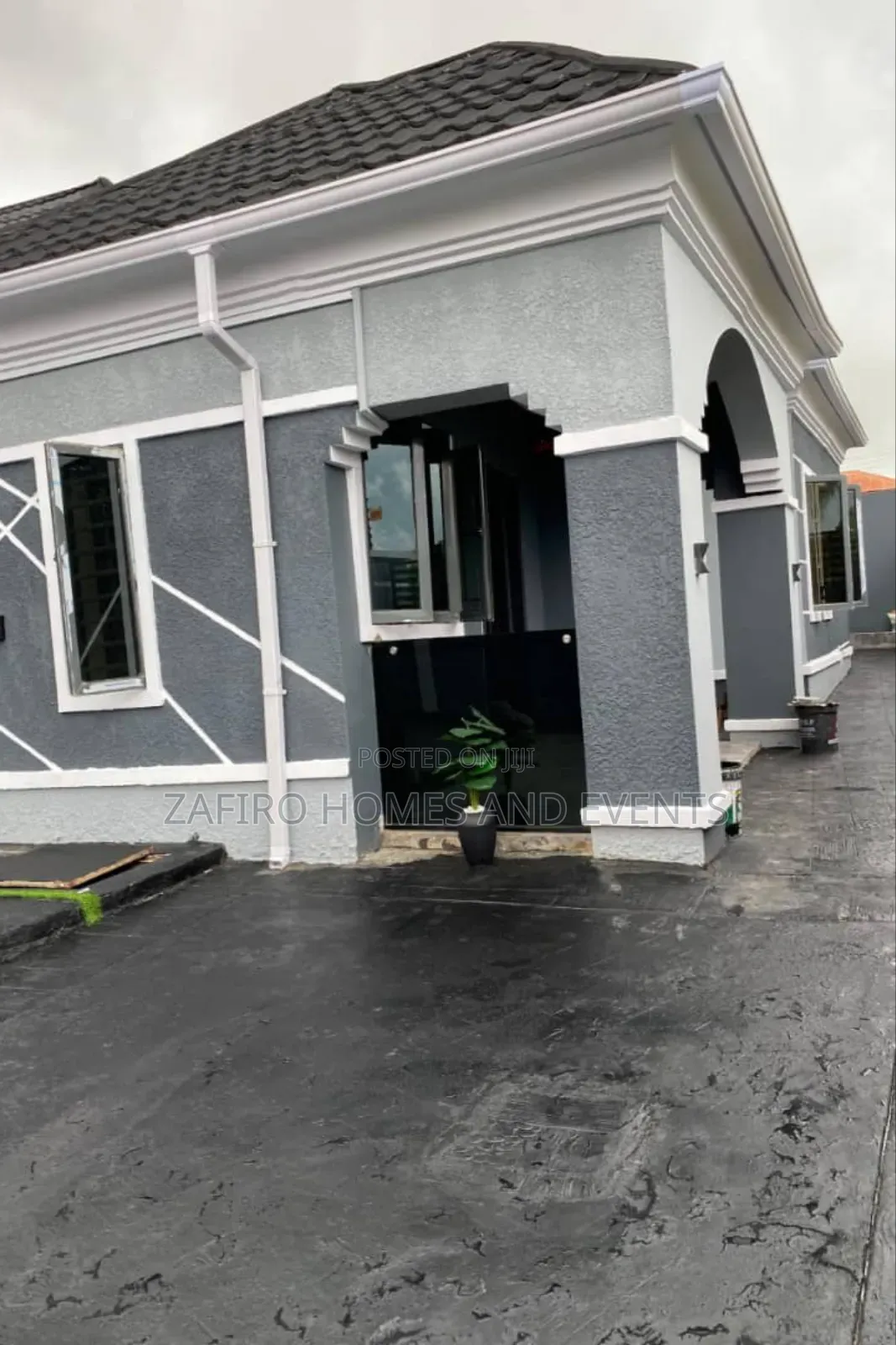 Furnished 4bdrm Bungalow in Ateere Akala Express for sale in Ibadan