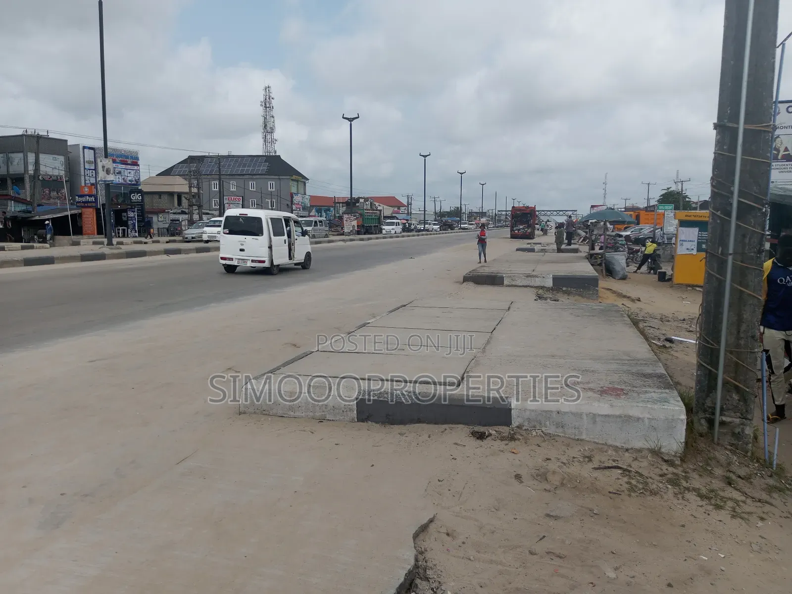 A Very Massive Office Space for Rent at Ogunfayo Bus Stop in Awoyaya